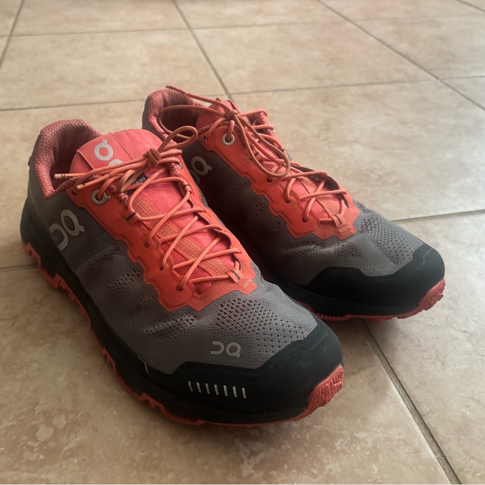 Women’s On Clouds Cloudventure Peak Size 9 Gently Used